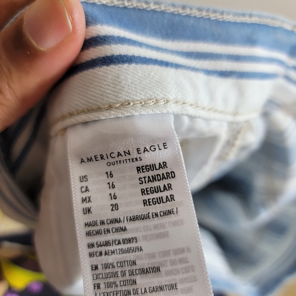 AEO Mom Pin Stripe Jeans Size 16 - Picture 4 of 7